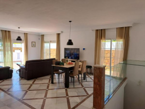 PRECIOSO ALOJAMIENTO CON PISCINA EN PUERTO BANUS